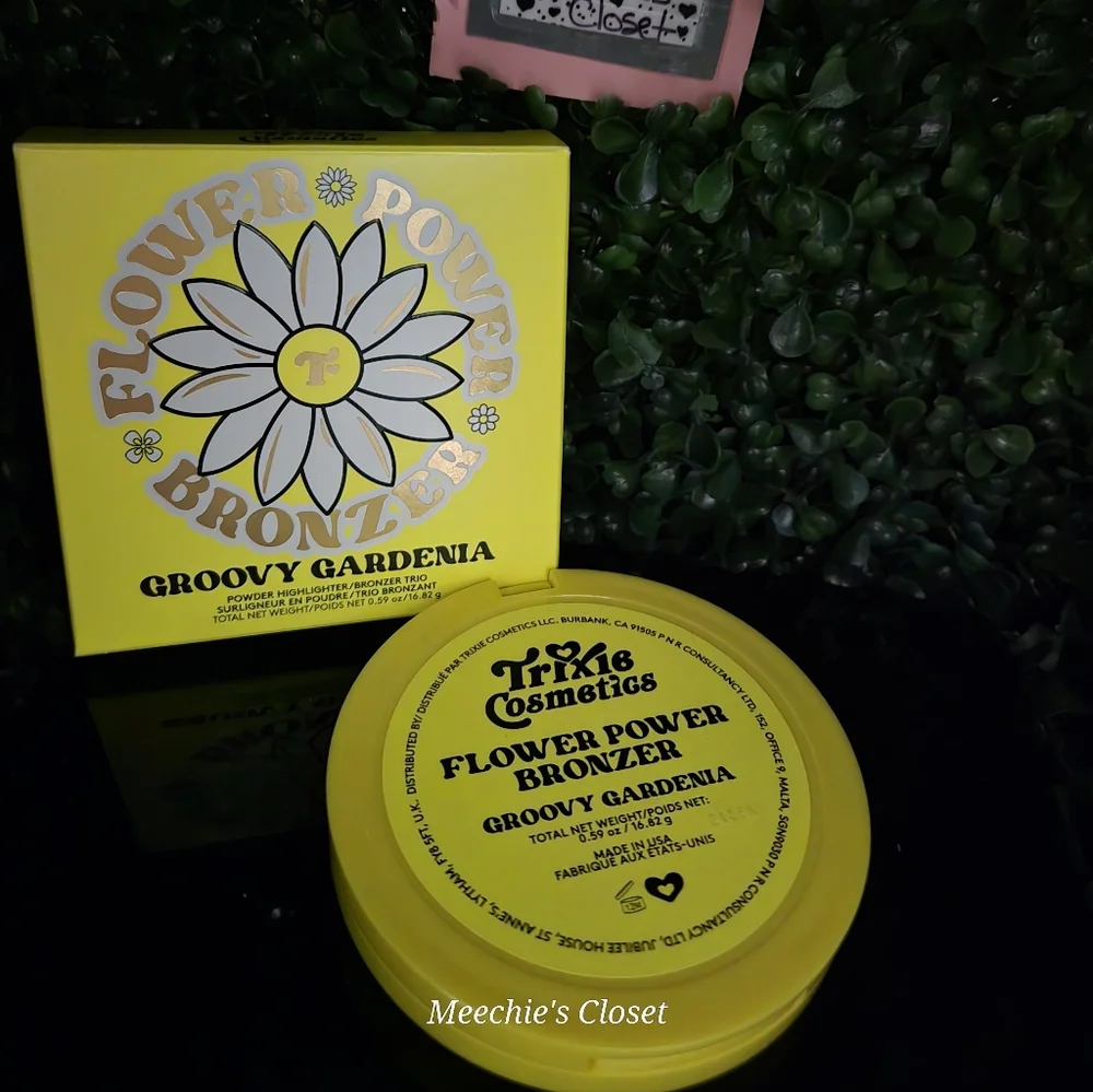 Trixie Cosmetics Flower Power Bronzer Groovy Gardenia NIB Authentic 2136A​